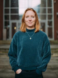 Portrait Bild von Lisa Frohn.