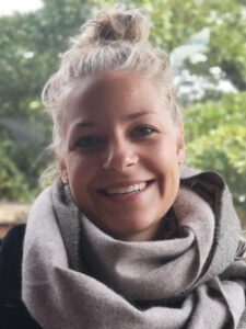 Protrait Bild von Elisbeth Denzel.