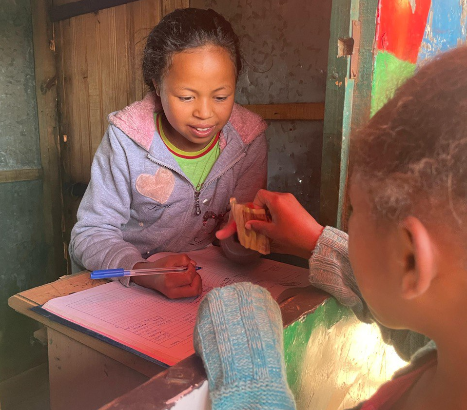 Erfolgreicher Neustart der Kinderbank bei TSIRY